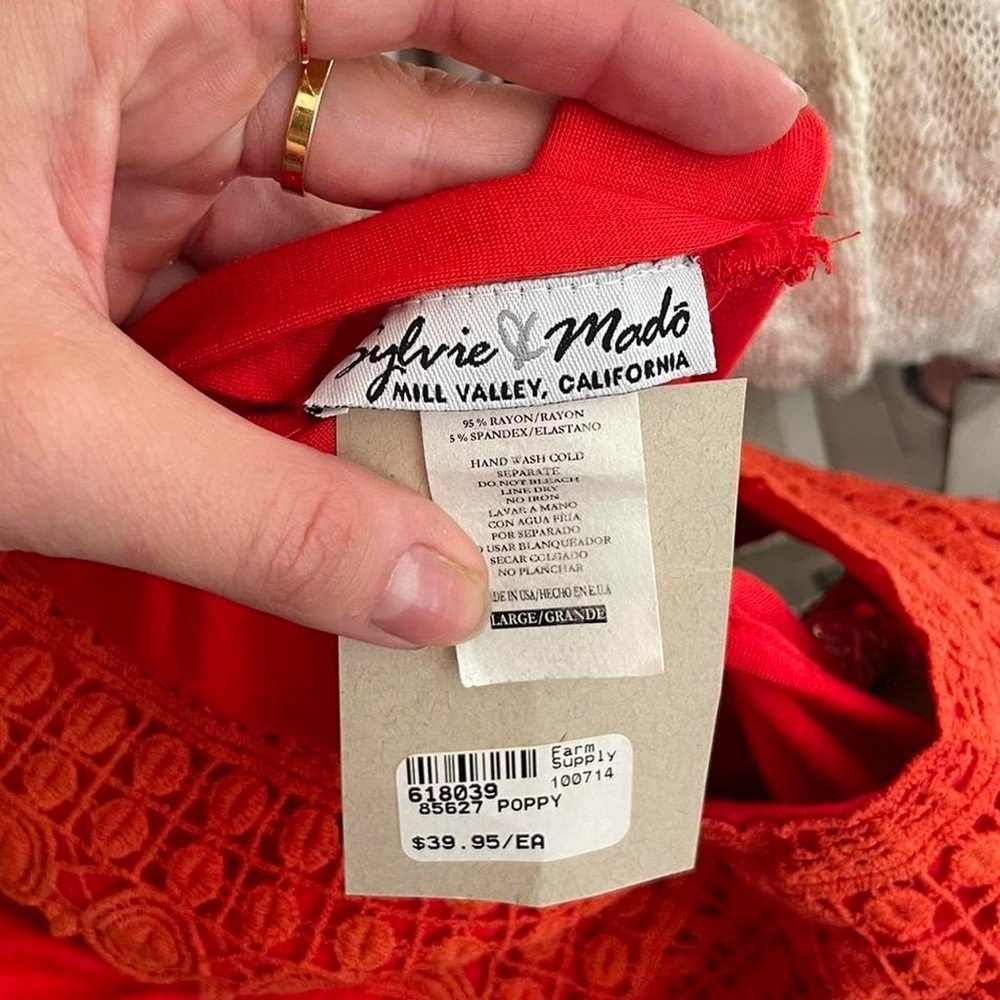 NWT Y2k vibrant orange tank top blouse size large 
Fits size s-L - Picture 4 of 4